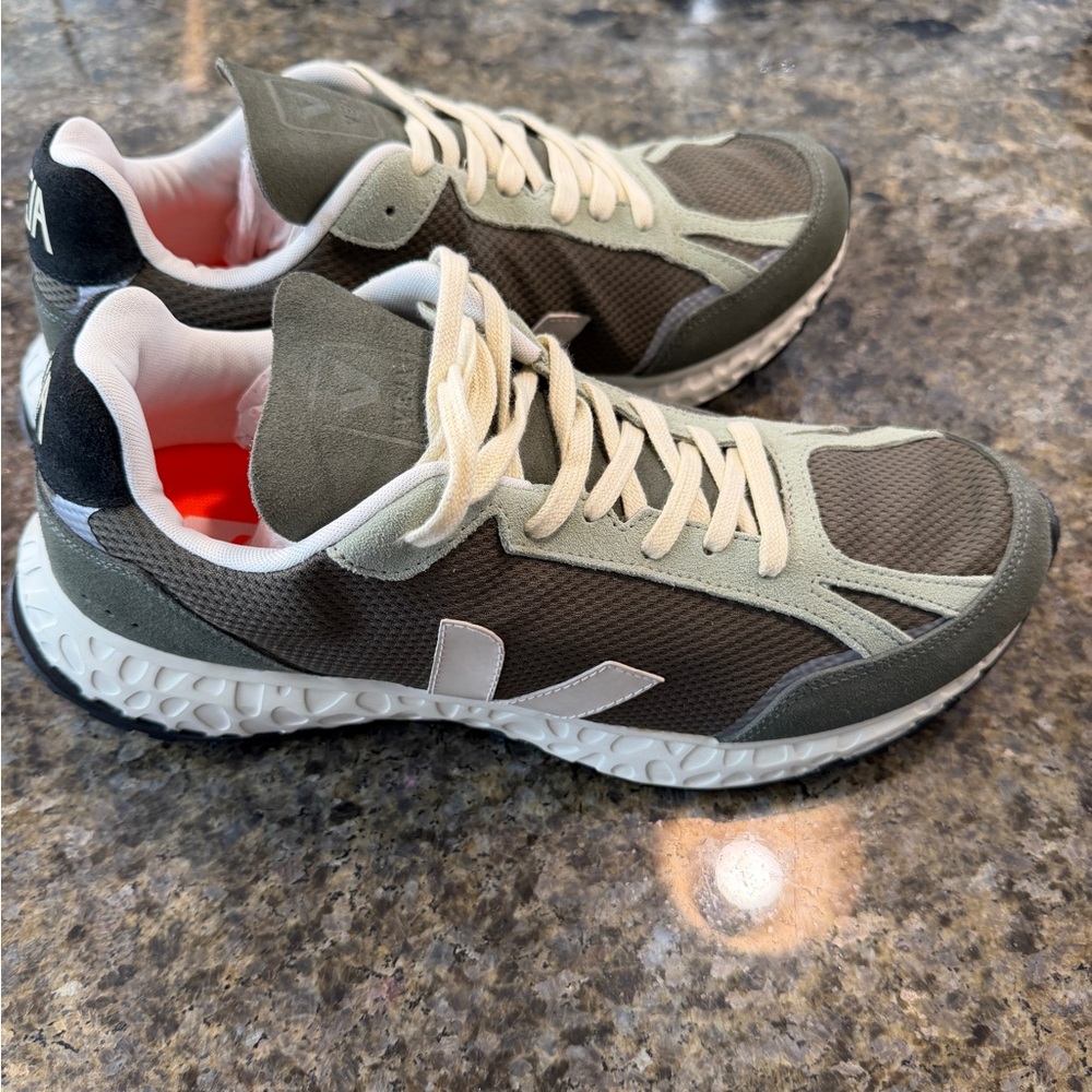 VEJA CONDOR ROYALE ALVEOMESH RUNNING SHOES - Picture 2 of 12